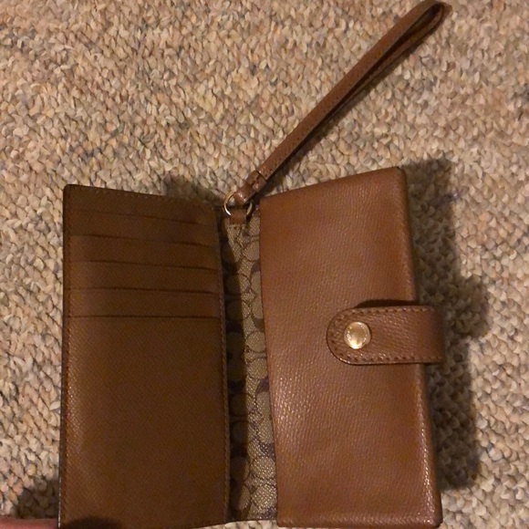 Wristlet - Picture 2 of 3
